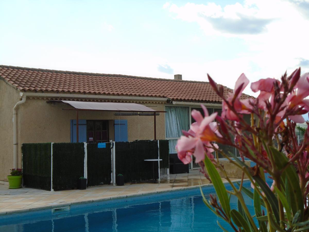 Gite Les Feuilles De Chene Carpentras Exterior photo